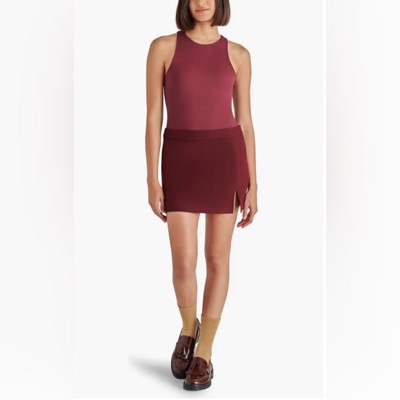 Steve Madden - Burgundy Cameron Miniskirt with off center side slit     … - Picture 4 of 11